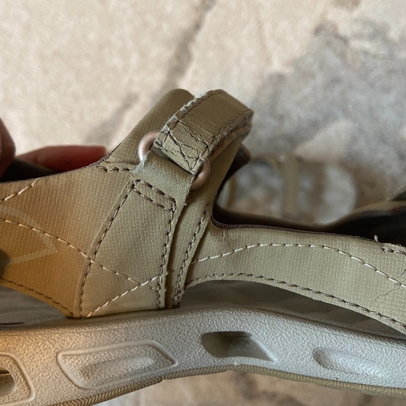 Columbia // Athletic Sandals // Size 7 - Picture 4 of 7